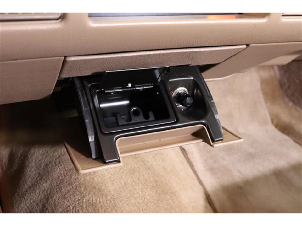 1993 Buick Roadmaster - Image 17 of 31