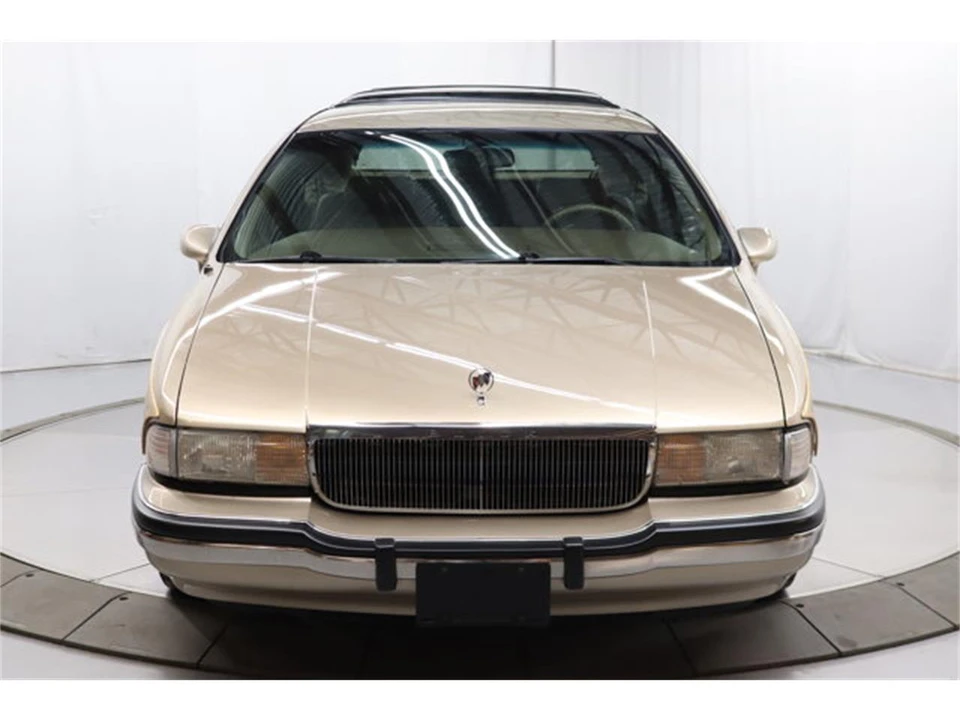1993 Buick Roadmaster - Image 3 of 31