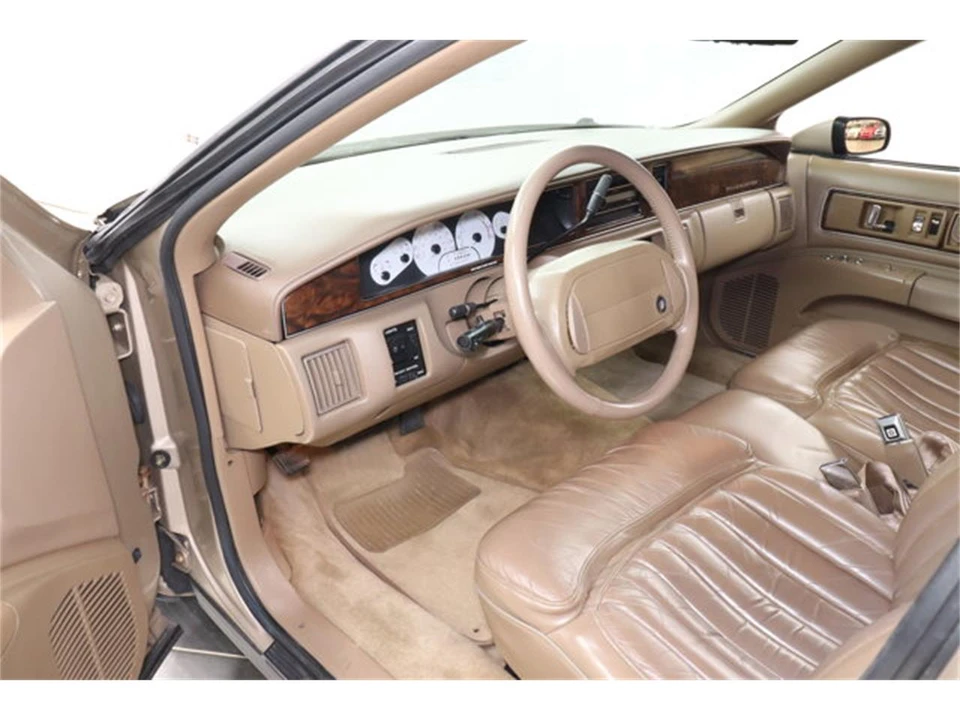 1993 Buick Roadmaster - Image 9 of 31