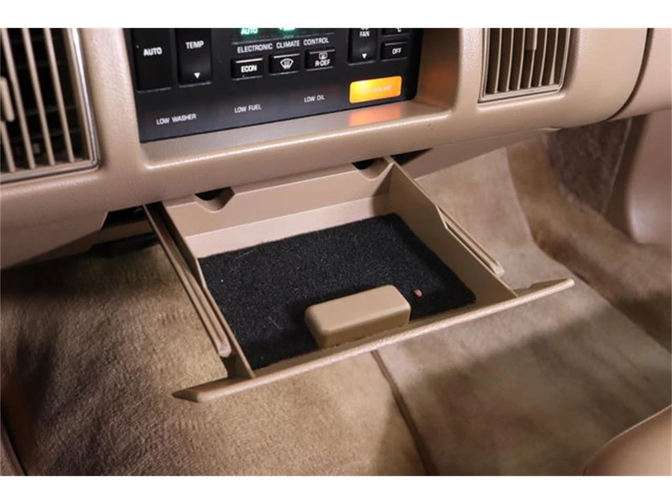 1993 Buick Roadmaster - Image 16 of 31