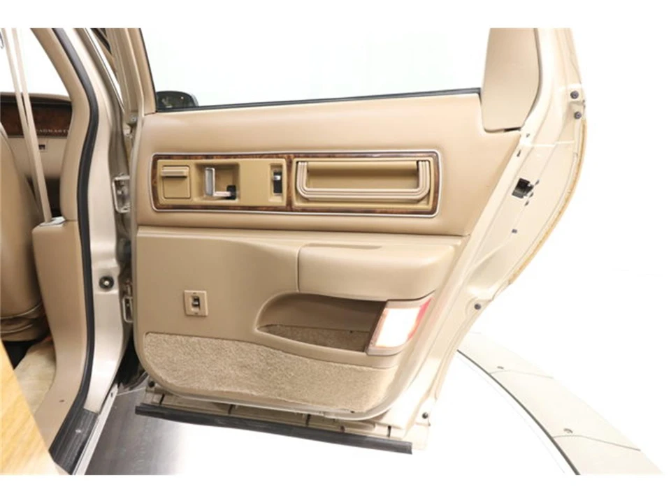 1993 Buick Roadmaster - Image 26 of 31