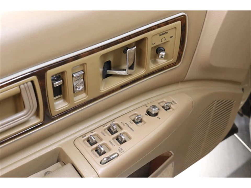 1993 Buick Roadmaster - Image 27 of 31