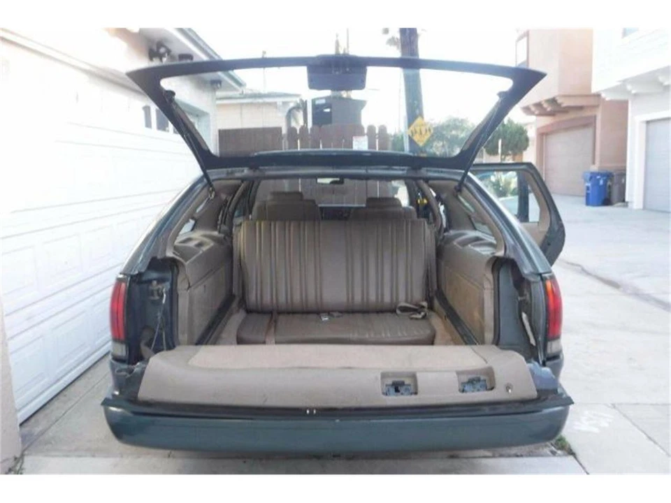 1993 Buick Roadmaster - Image 14 of 15