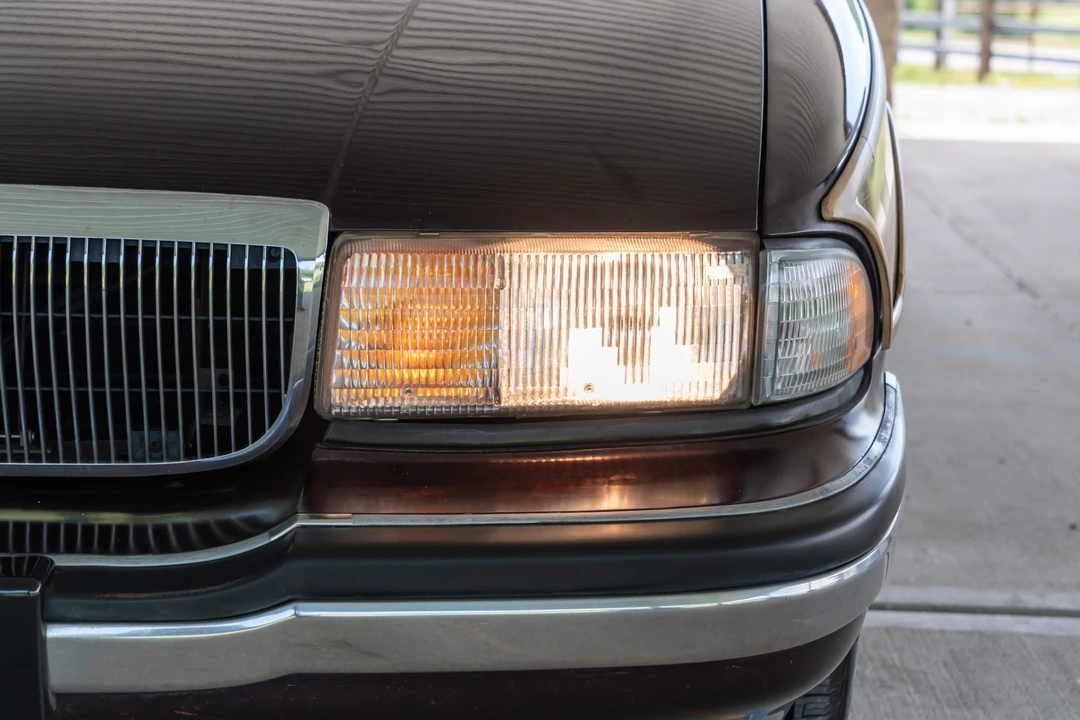 1993 Buick Roadmaster - Image 13 of 31