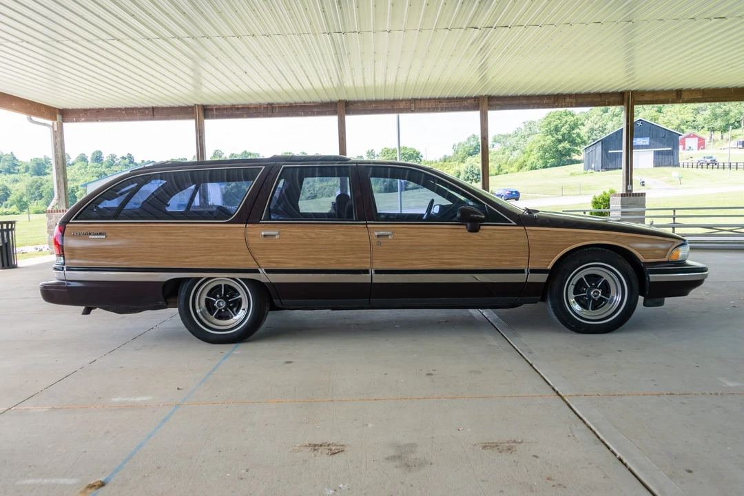 1993 Buick Roadmaster - Image 8 of 31