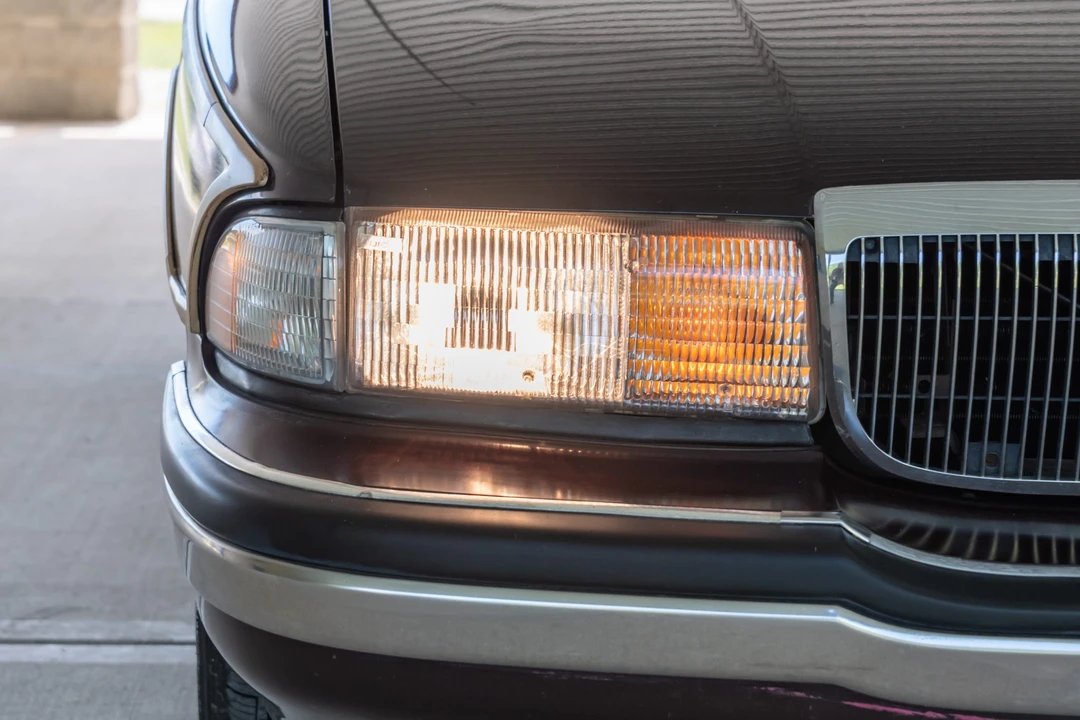 1993 Buick Roadmaster - Image 12 of 31