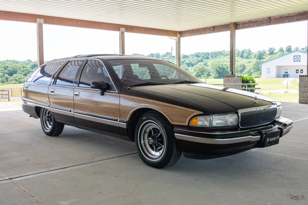 1993 Buick Roadmaster - Image 9 of 31