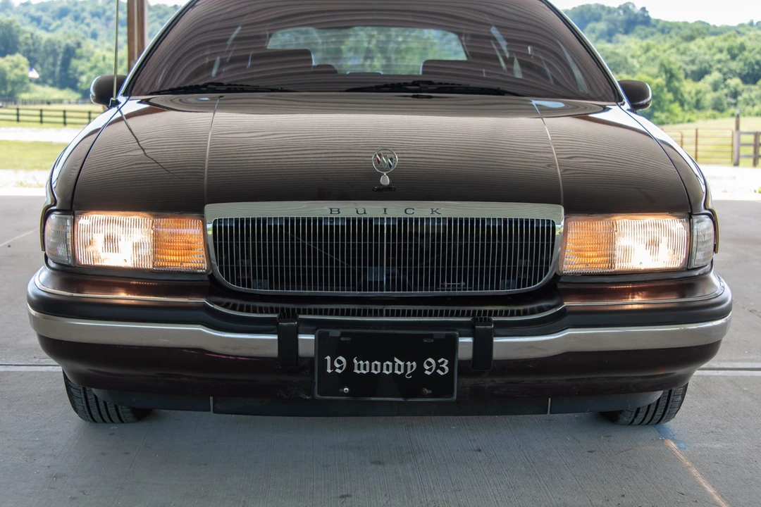1993 Buick Roadmaster - Image 11 of 31