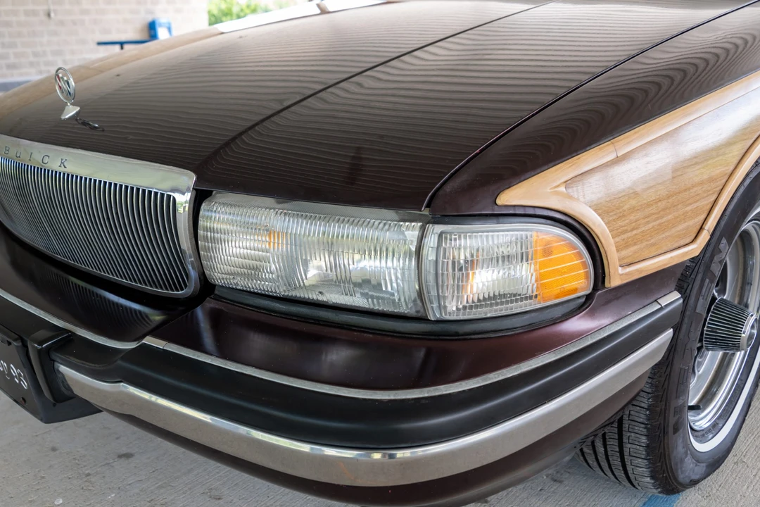 1993 Buick Roadmaster - Image 14 of 31