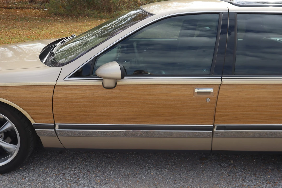 1993 Buick Roadmaster - Image 24 of 31