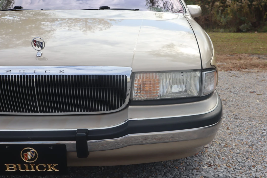 1993 Buick Roadmaster - Image 27 of 31