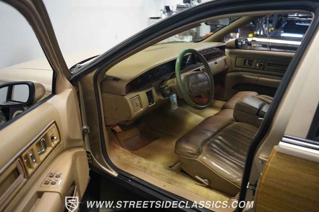1993 Buick Roadmaster - Image 5 of 21