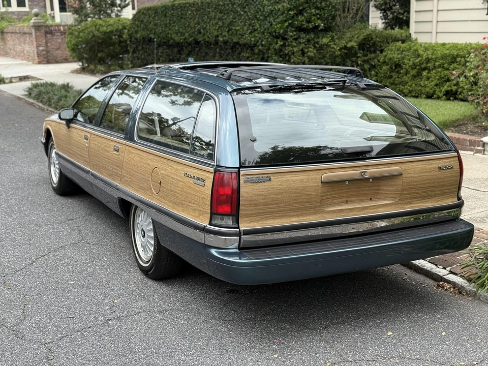 1993 Buick Roadmaster - Image 14 of 31