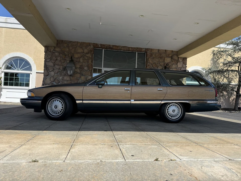 1993 Buick Roadmaster - Image 14 of 31