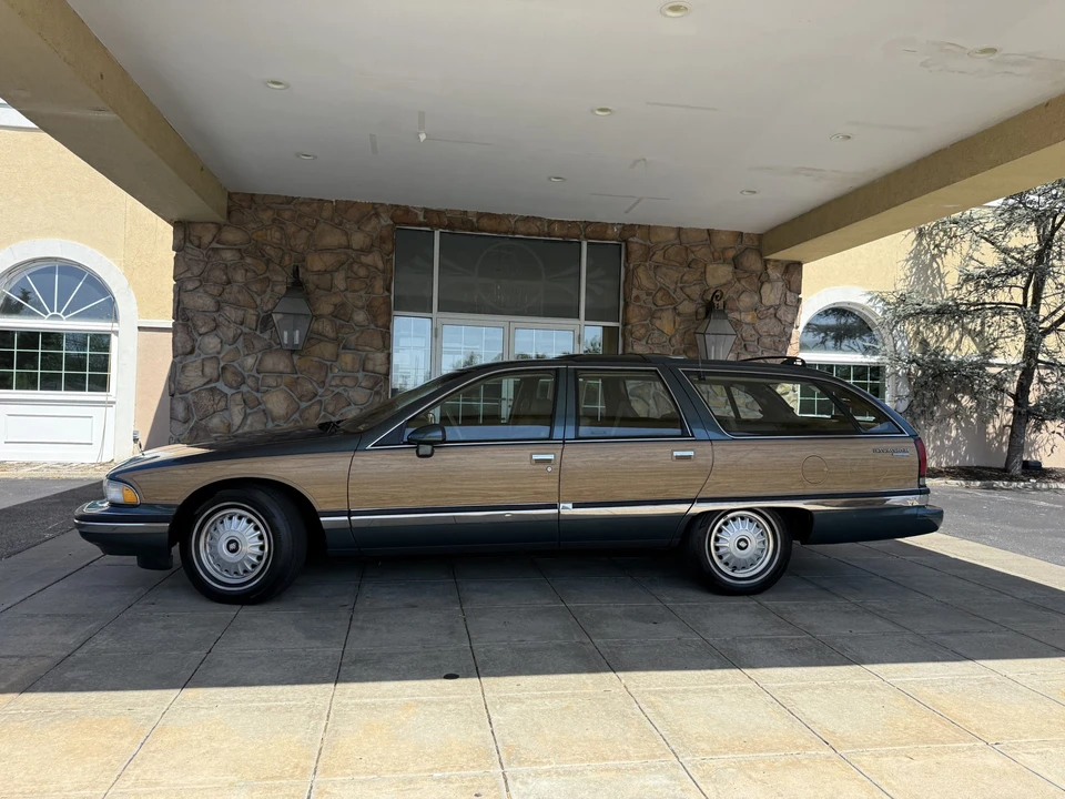 1993 Buick Roadmaster - Image 16 of 31
