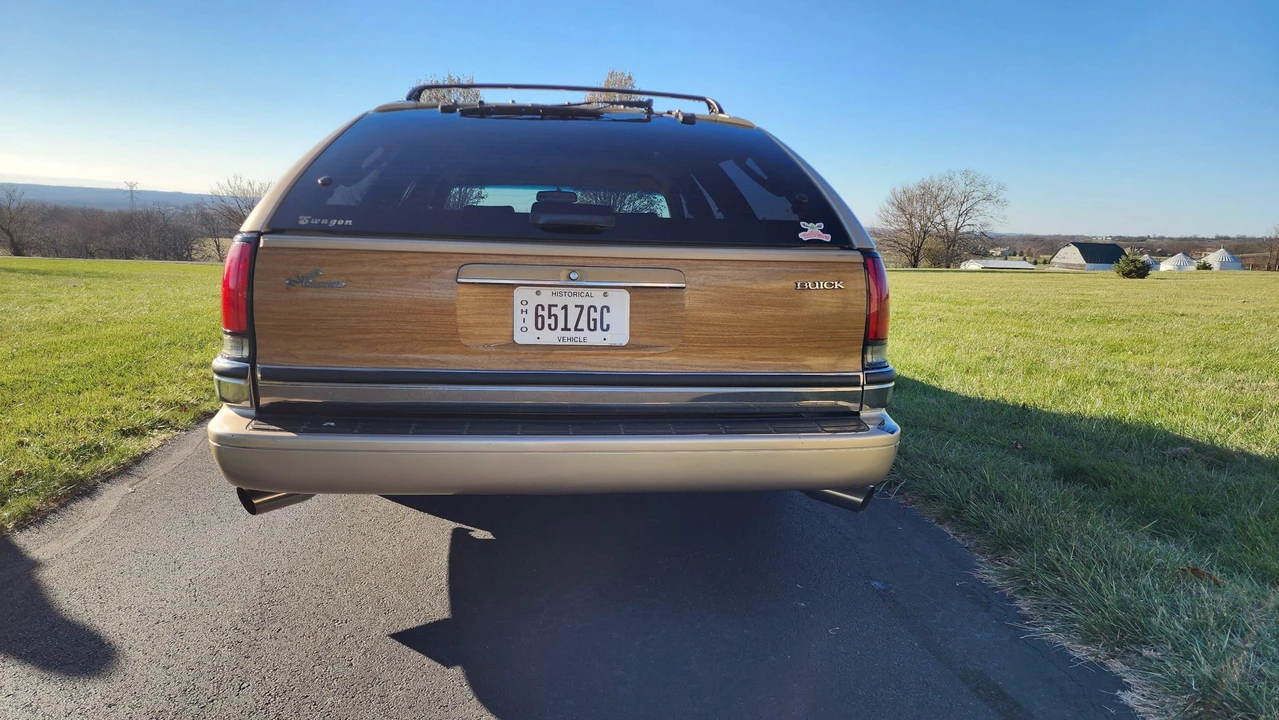 1993 Buick Roadmaster - Image 10 of 31