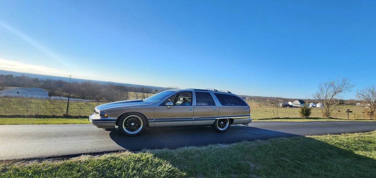 1993 Buick Roadmaster - Image 2 of 31
