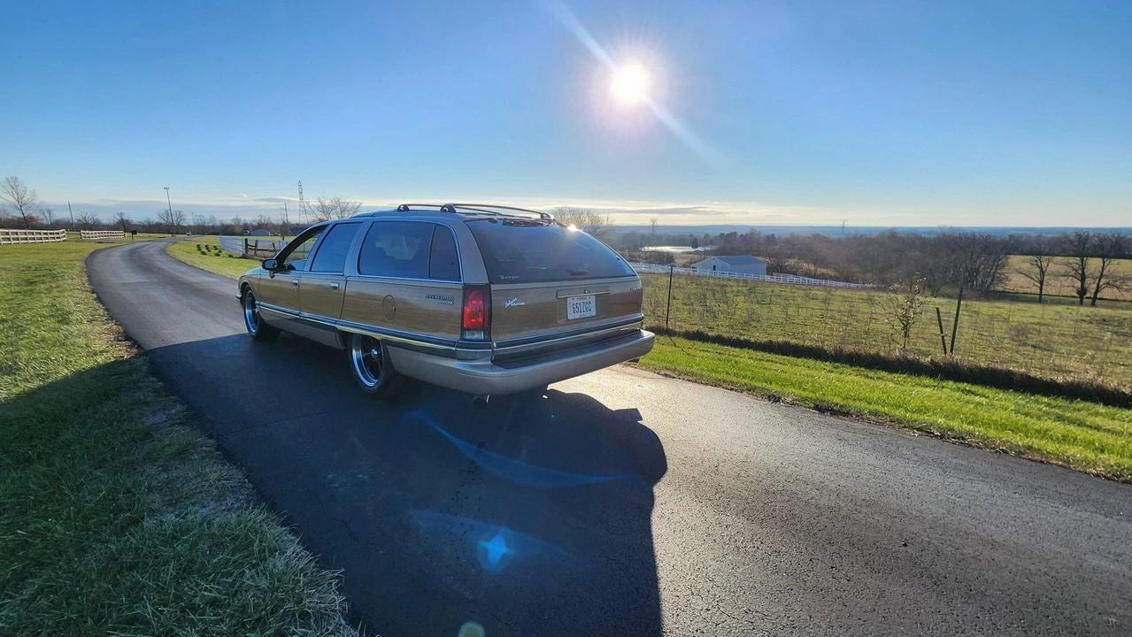 1993 Buick Roadmaster - Image 14 of 31