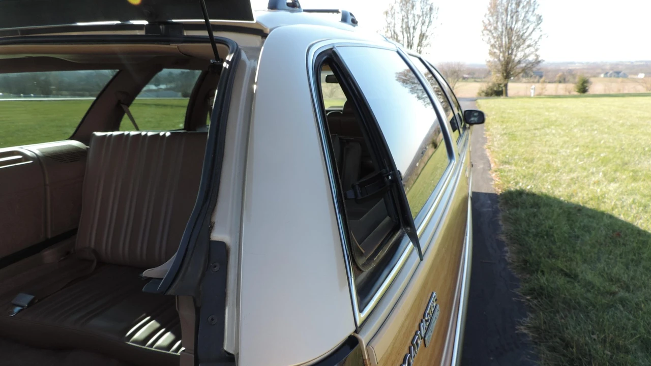 1993 Buick Roadmaster - Image 31 of 31