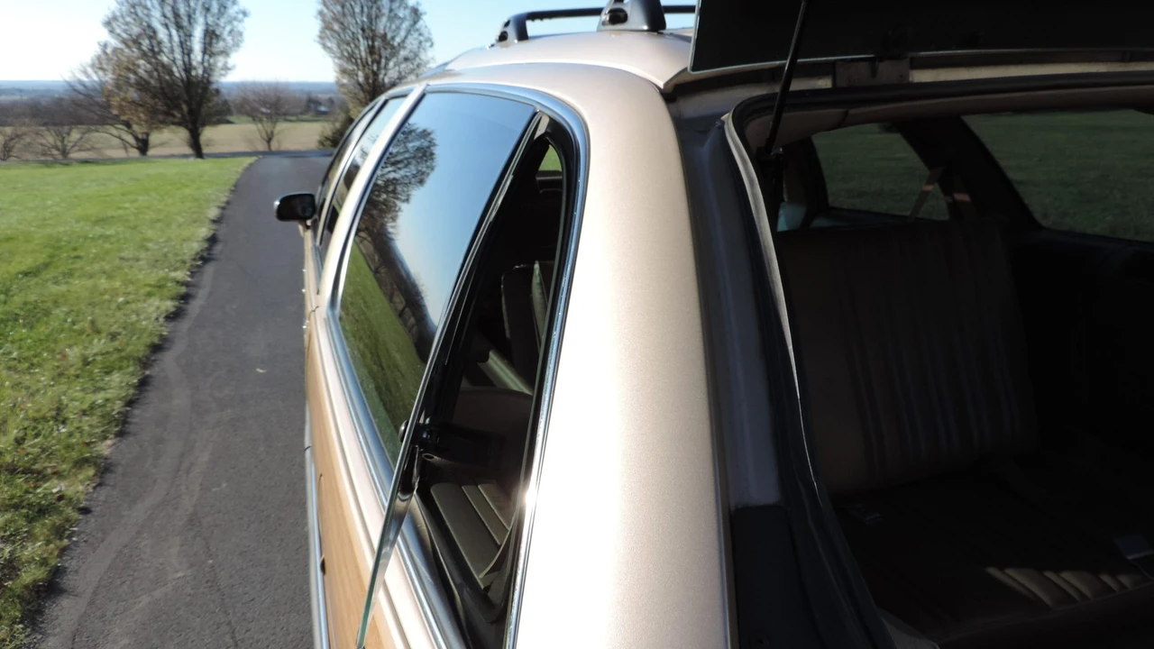 1993 Buick Roadmaster - Image 19 of 31