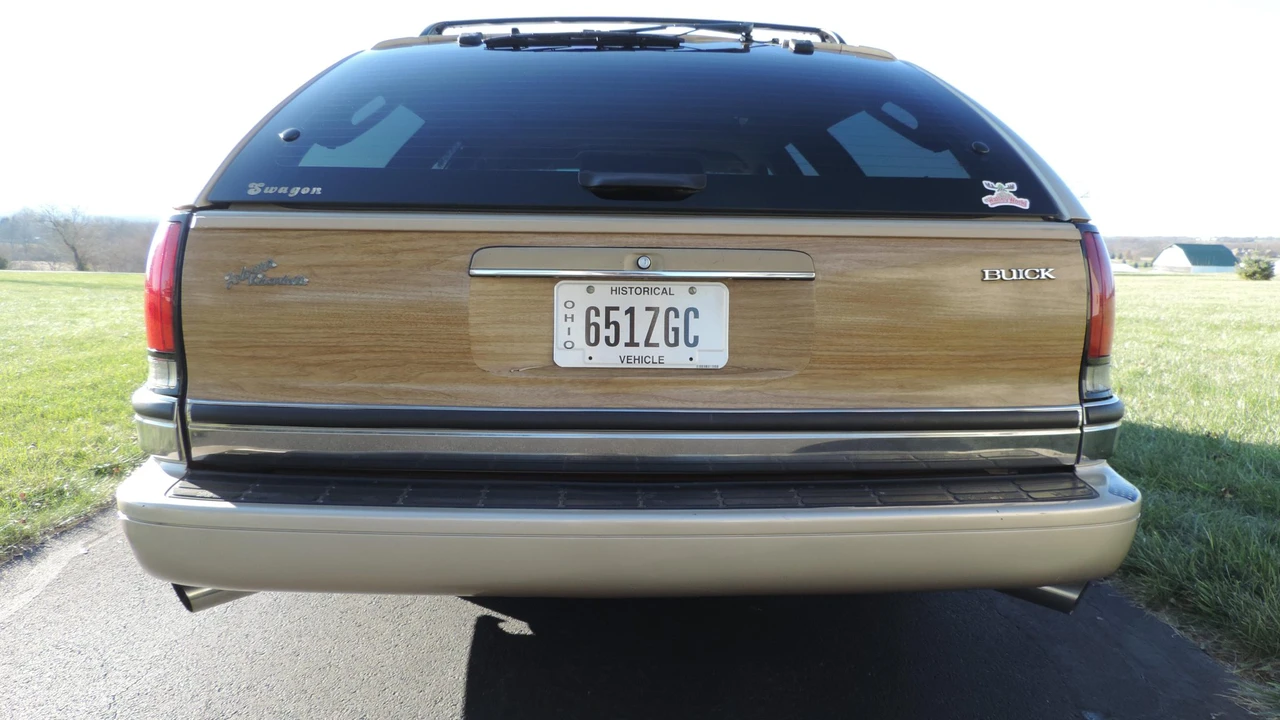 1993 Buick Roadmaster - Image 12 of 31