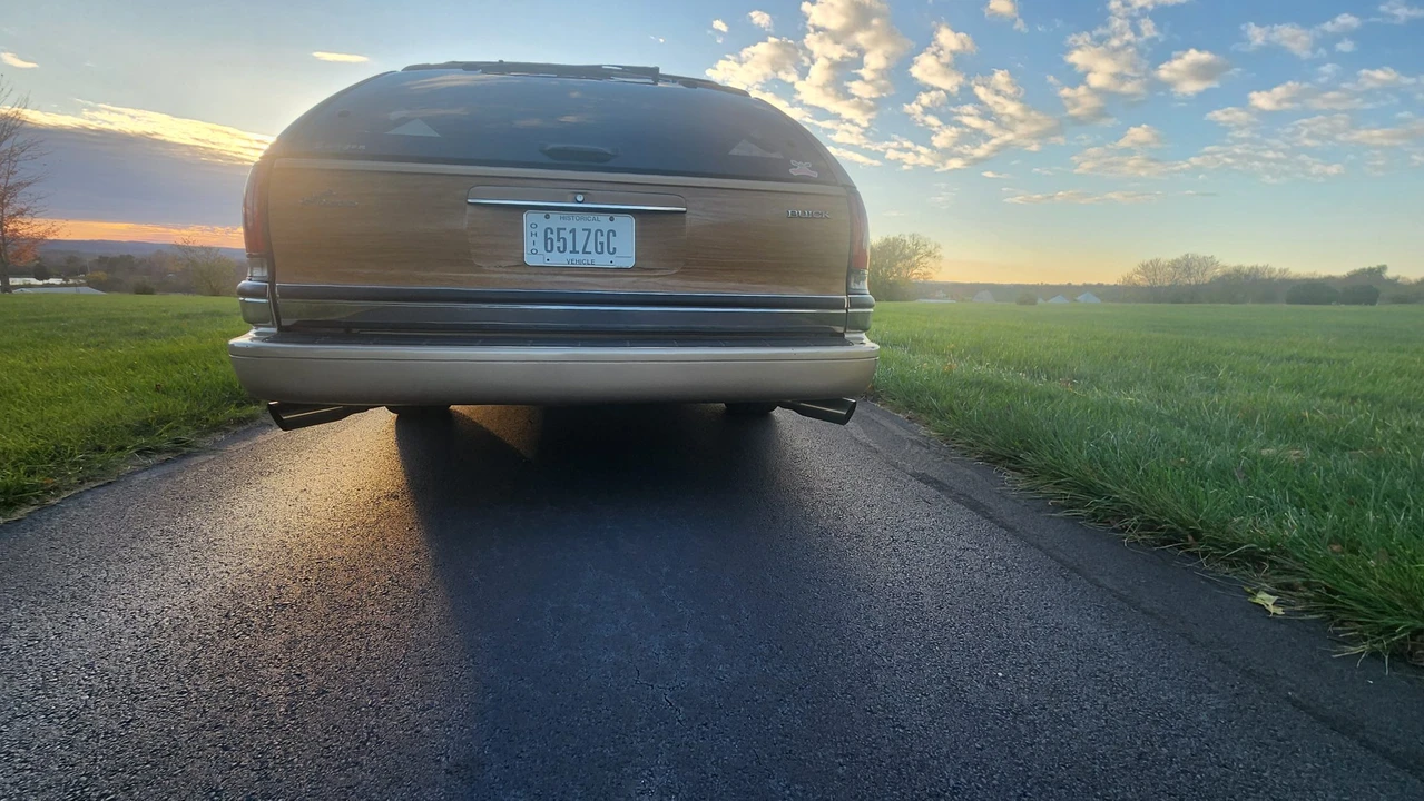 1993 Buick Roadmaster - Image 11 of 31