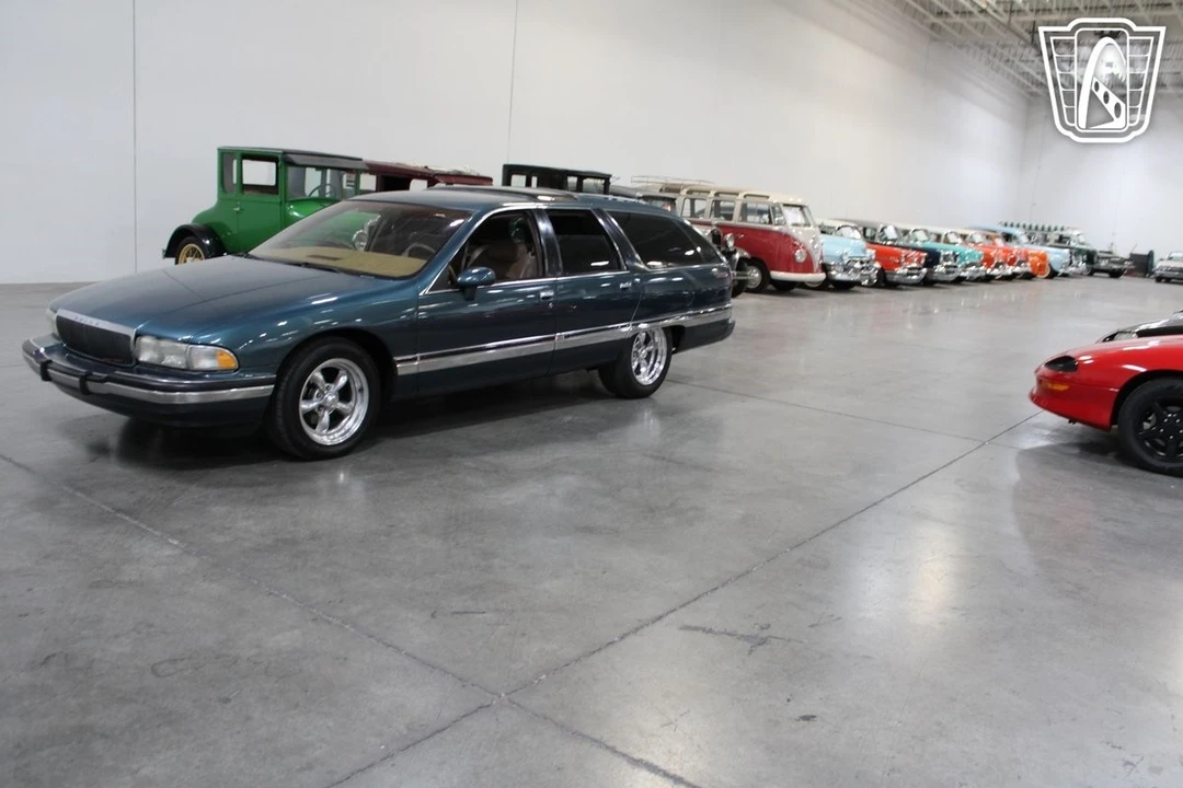 1993 Buick Roadmaster - Image 4 of 21