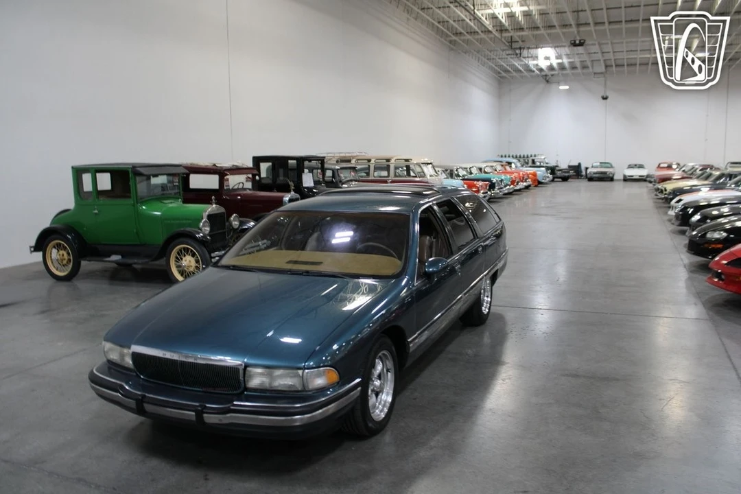 1993 Buick Roadmaster - Image 8 of 21