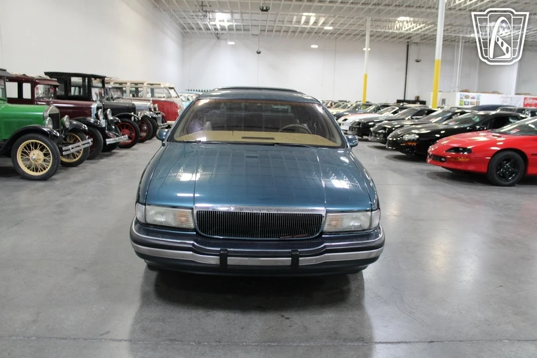1993 Buick Roadmaster - Image 15 of 21