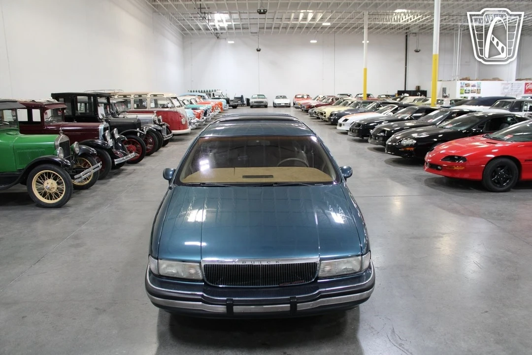 1993 Buick Roadmaster - Image 7 of 21