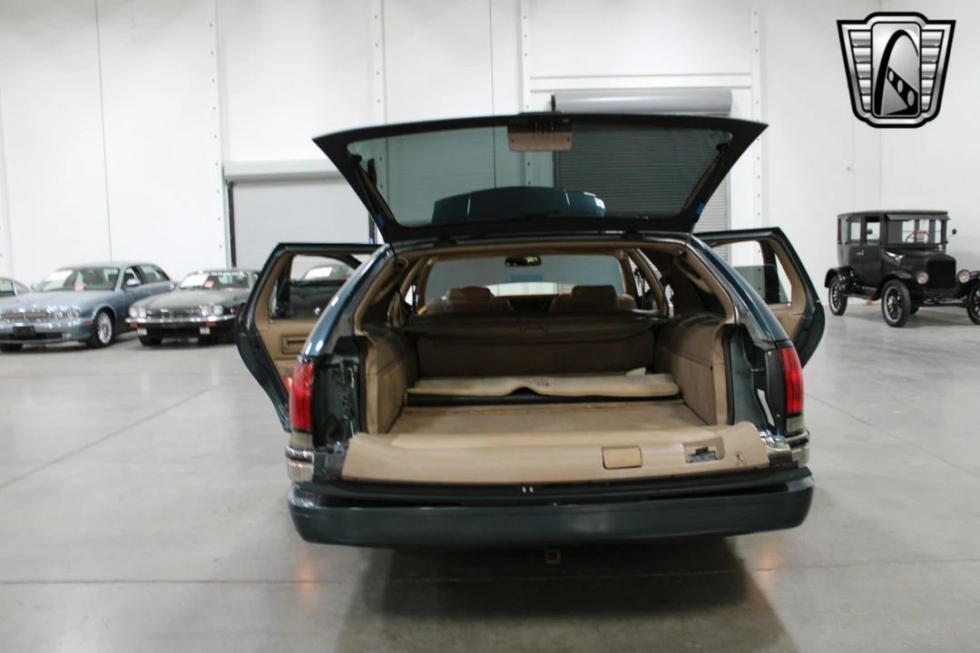 1993 Buick Roadmaster - Image 10 of 12