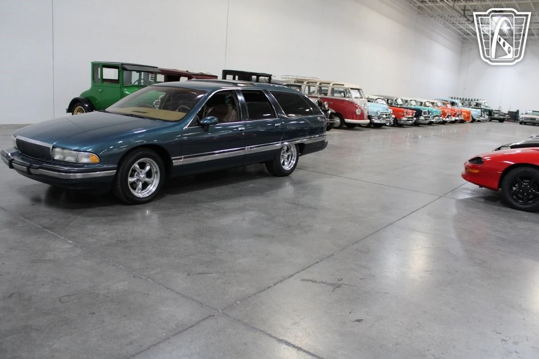 1993 Buick Roadmaster - Image 3 of 21