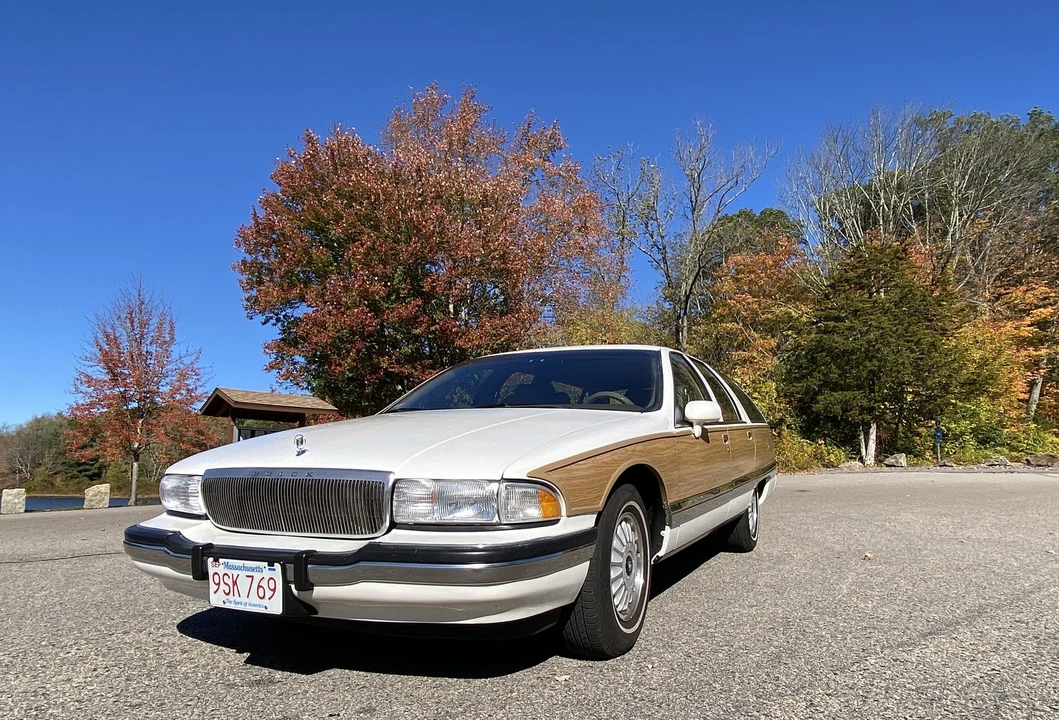 1993 Buick Roadmaster - Image 9 of 31