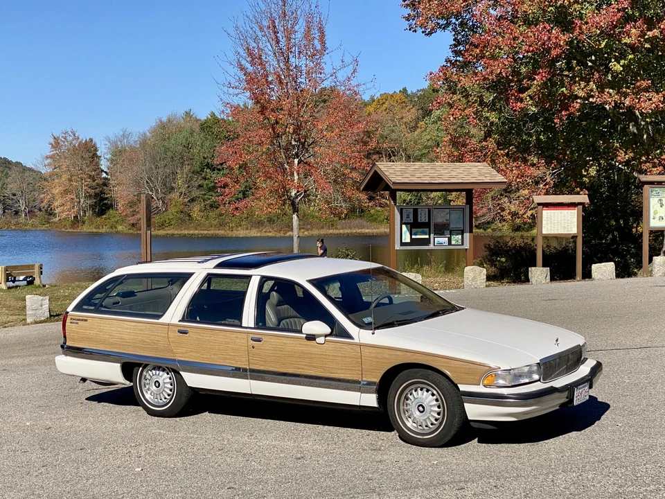 1993 Buick Roadmaster - Image 25 of 31