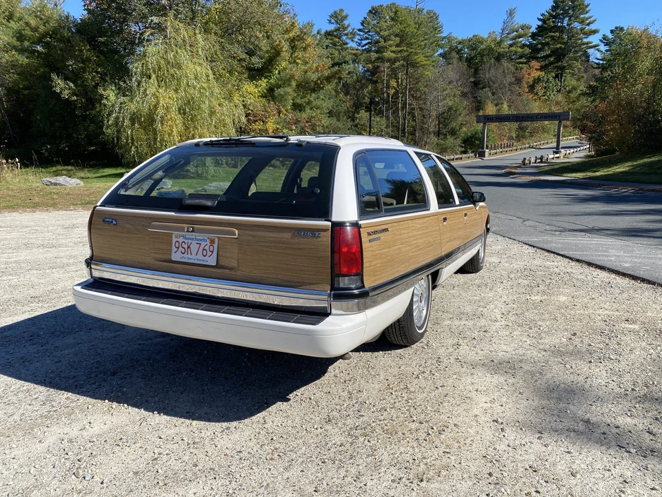 1993 Buick Roadmaster - Image 19 of 31