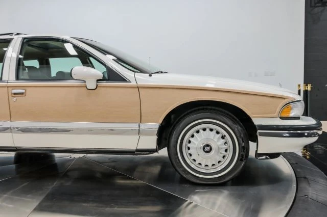 1993 Buick Roadmaster - Image 24 of 31
