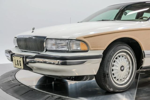 1993 Buick Roadmaster - Image 15 of 31