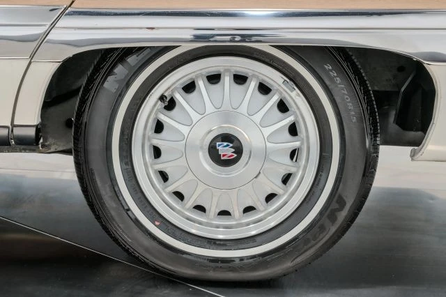 1993 Buick Roadmaster - Image 17 of 31