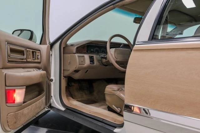 1993 Buick Roadmaster - Image 27 of 31