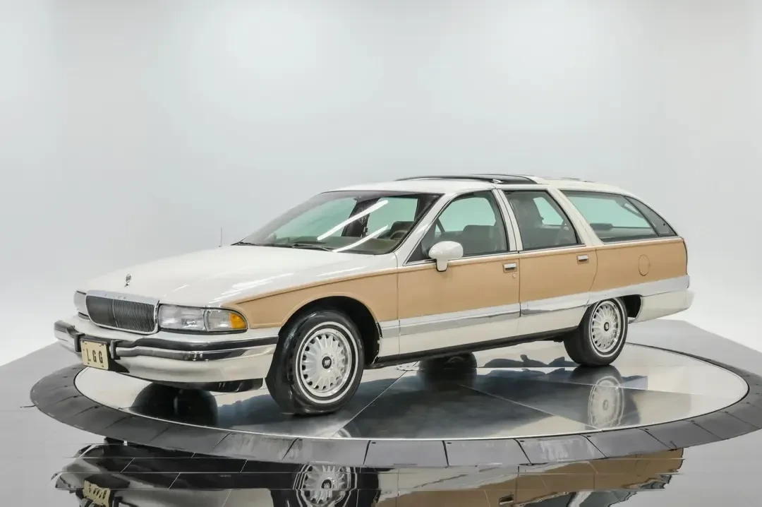 1993 Buick Roadmaster - Image 2 of 31