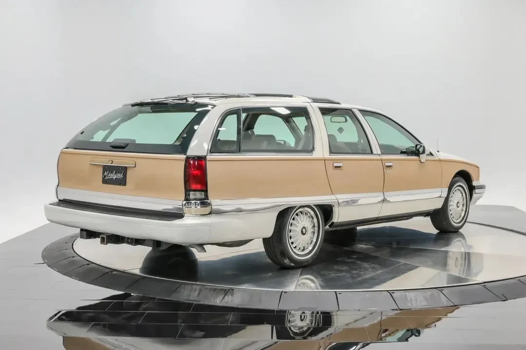 1993 Buick Roadmaster - Image 9 of 31