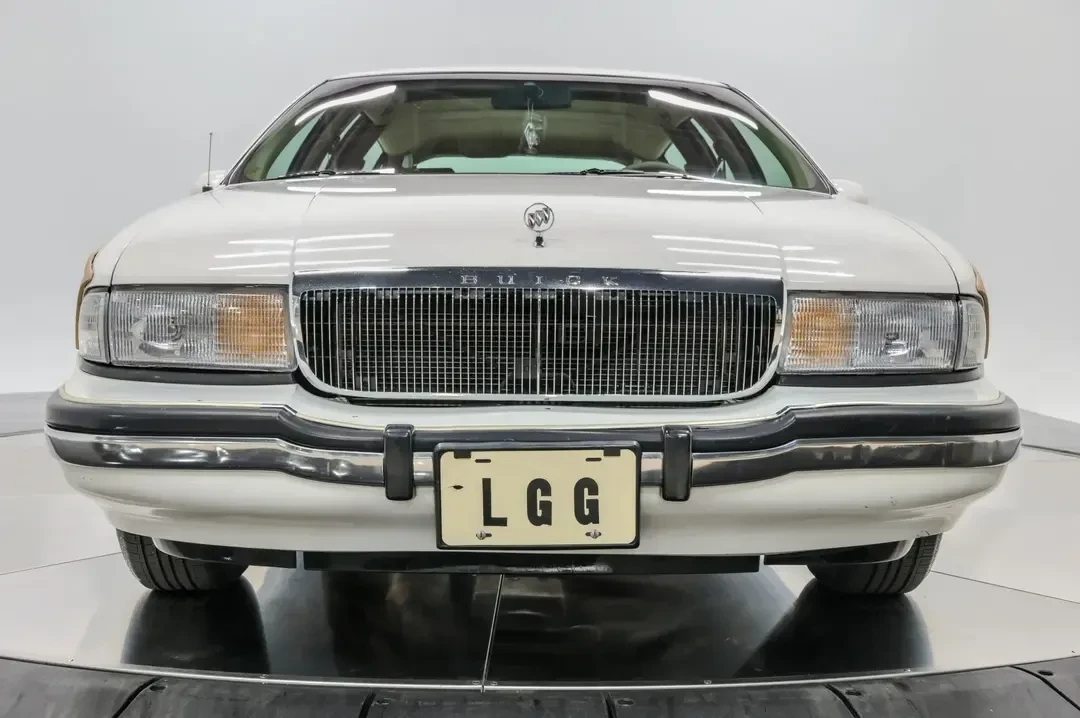 1993 Buick Roadmaster - Image 13 of 31