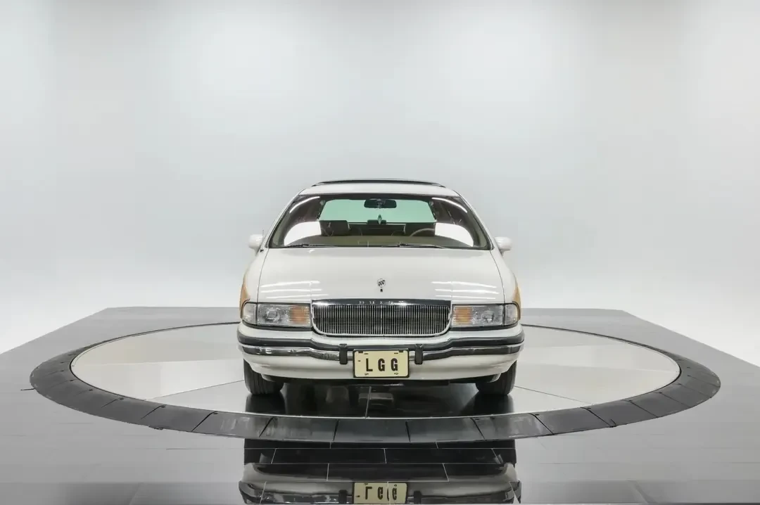 1993 Buick Roadmaster - Image 14 of 31