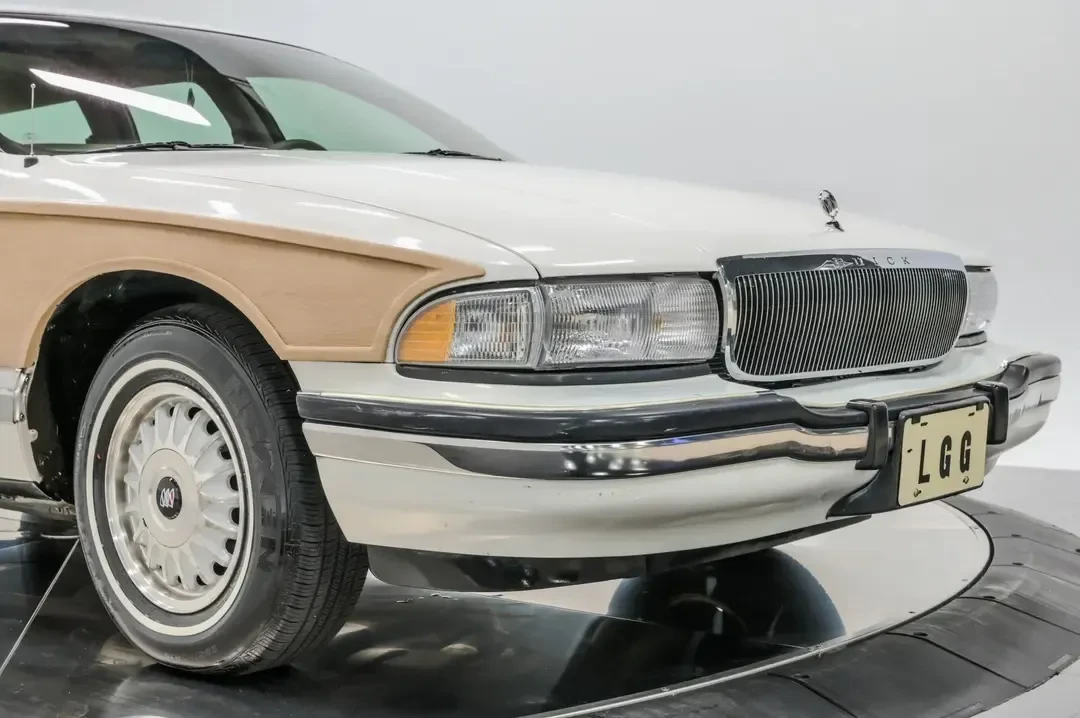 1993 Buick Roadmaster - Image 15 of 31