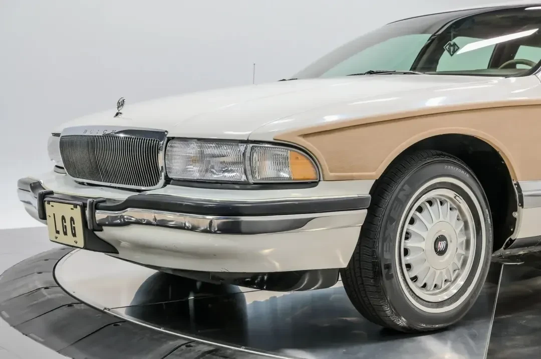 1993 Buick Roadmaster - Image 17 of 31