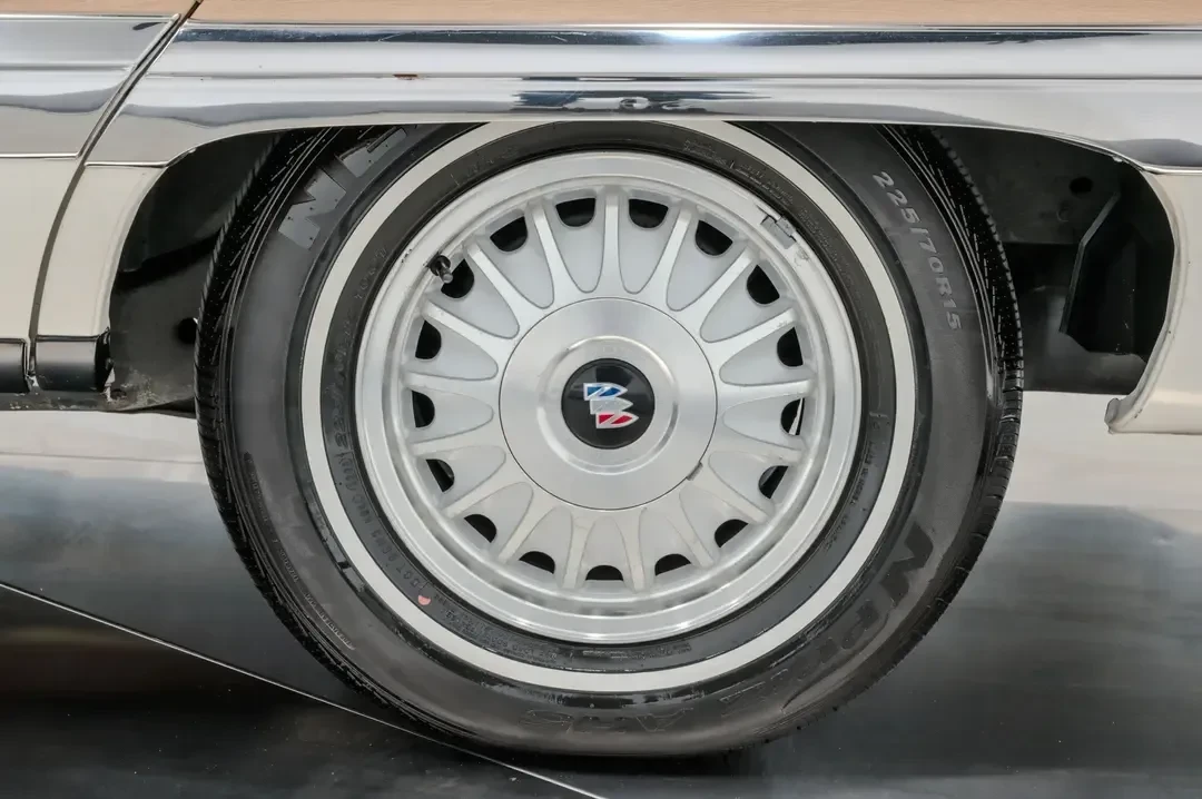 1993 Buick Roadmaster - Image 16 of 31