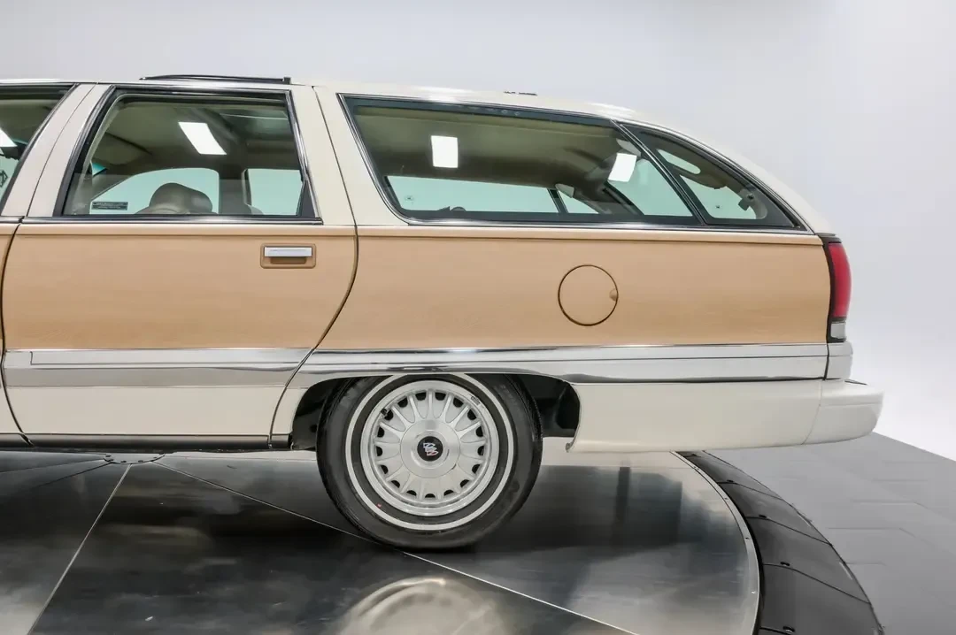 1993 Buick Roadmaster - Image 18 of 31