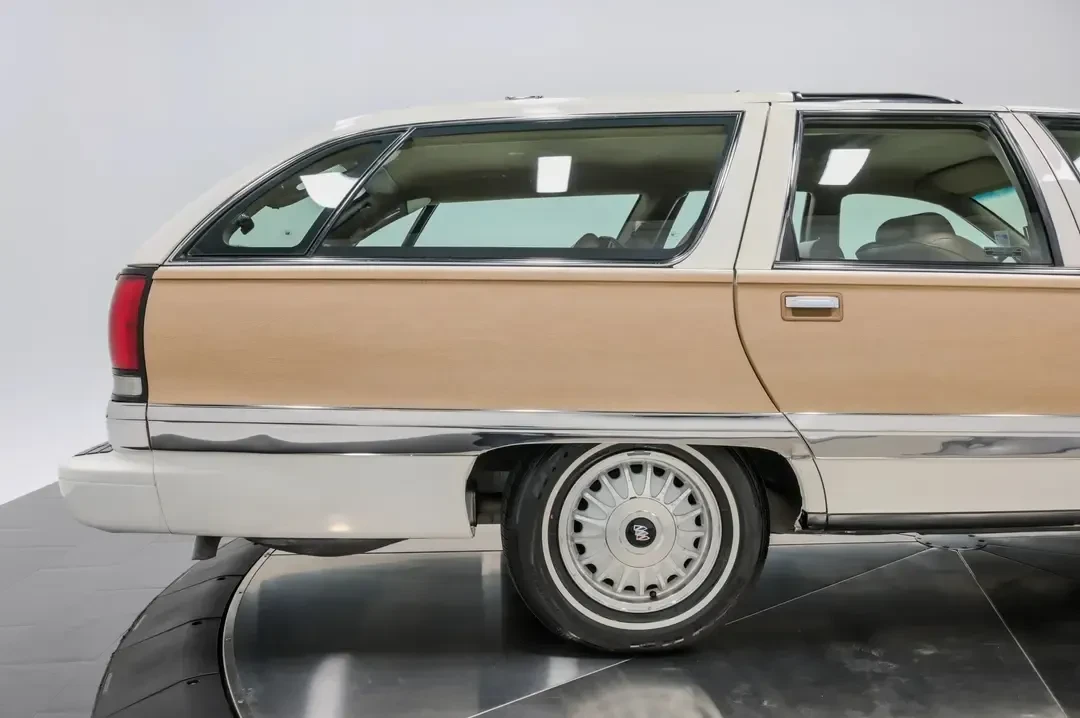 1993 Buick Roadmaster - Image 22 of 31
