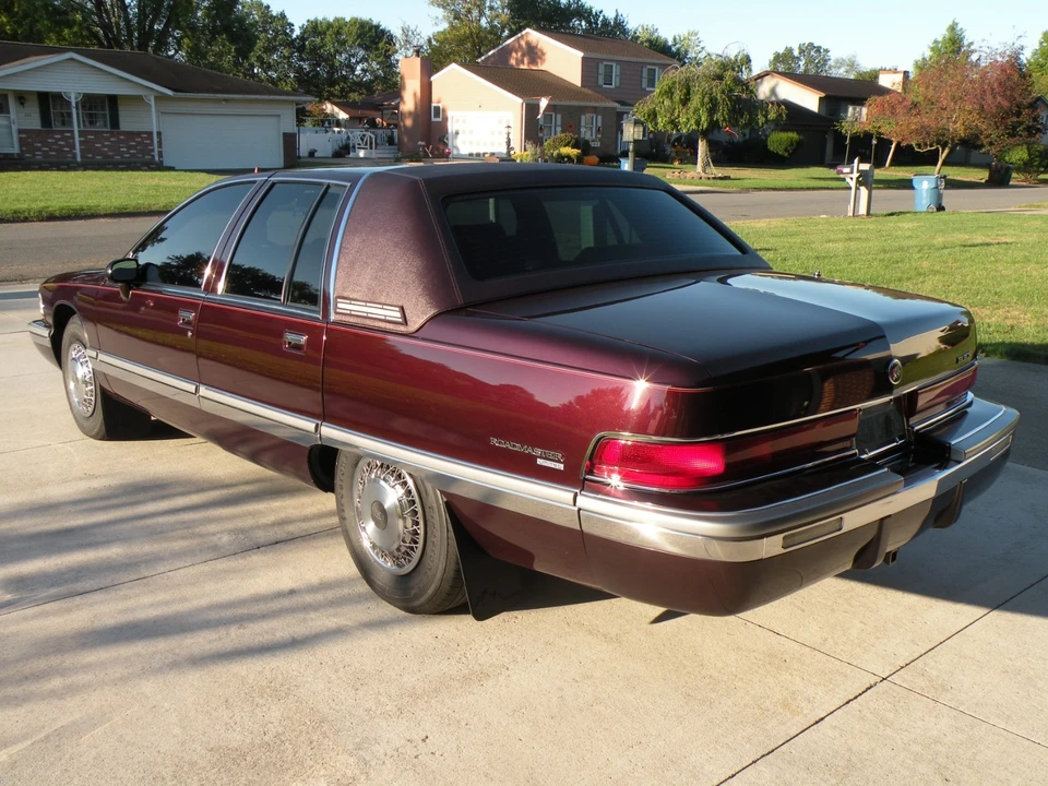 1993 Buick Roadmaster - Image 4 of 16
