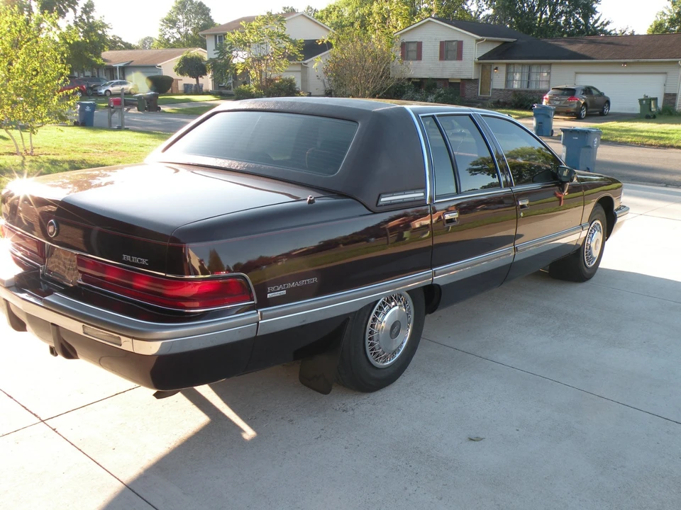 1993 Buick Roadmaster - Image 3 of 16